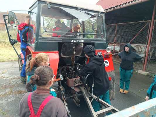 práce s mechanizací Rakovník